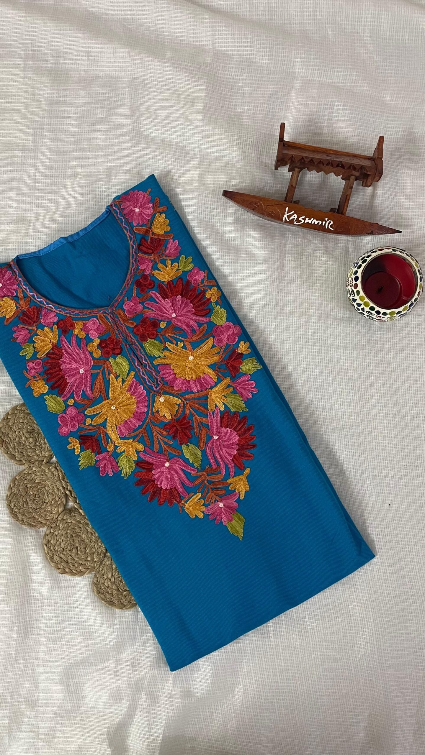 Kashmiri Pheran - Aarikari