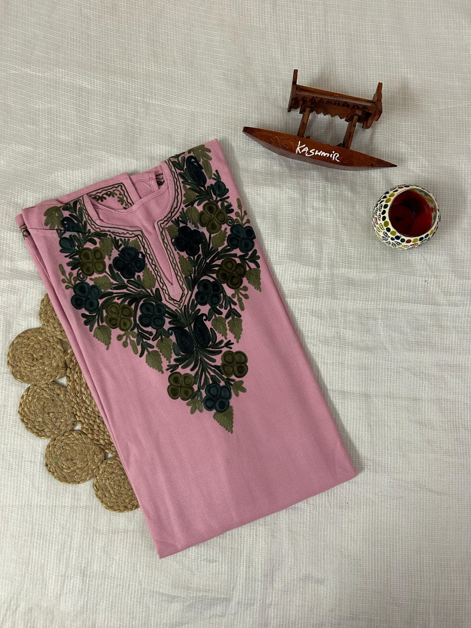 Kashmiri Pheran - Aarikari
