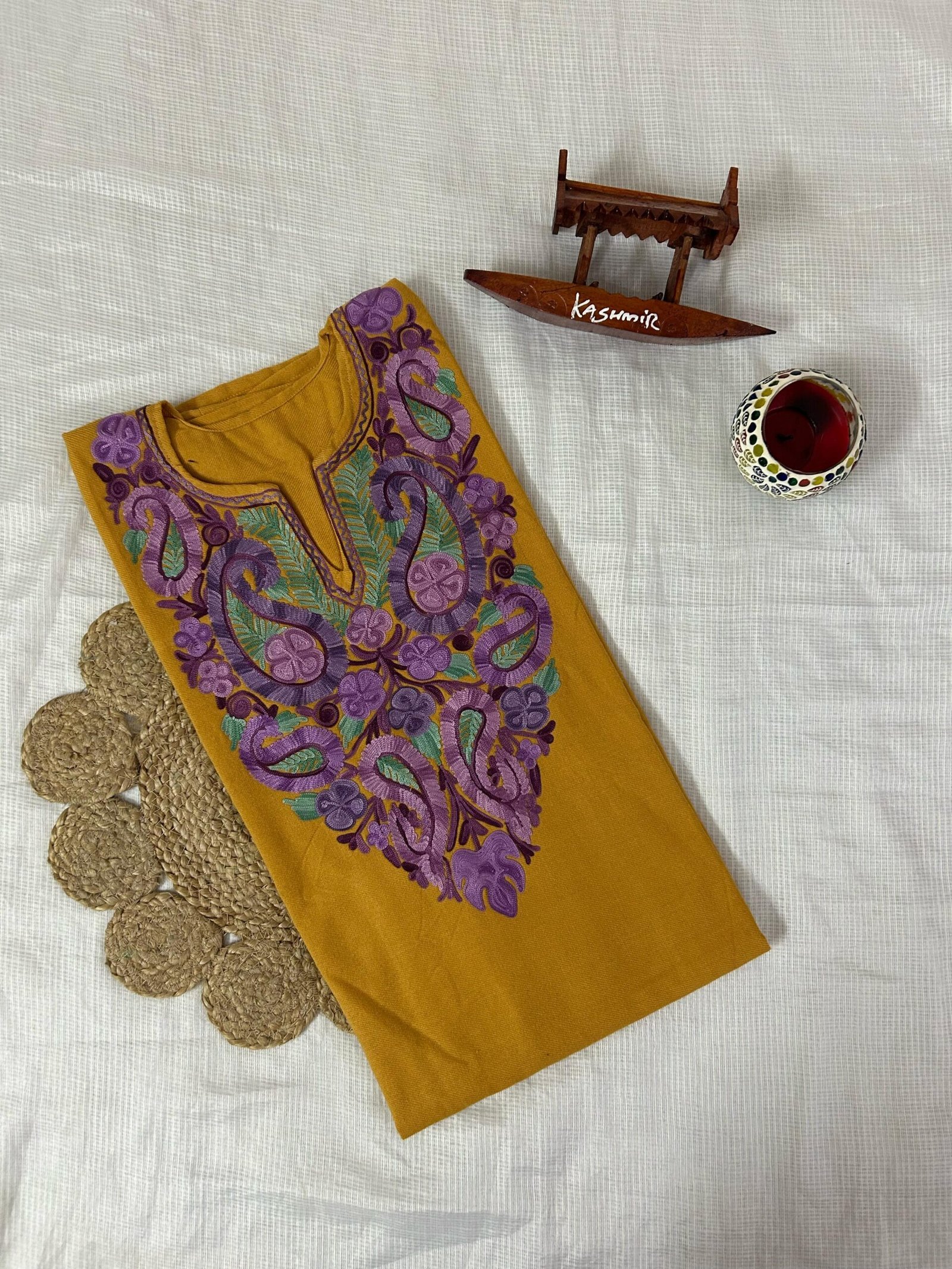 Kashmiri Pheran - Aarikari