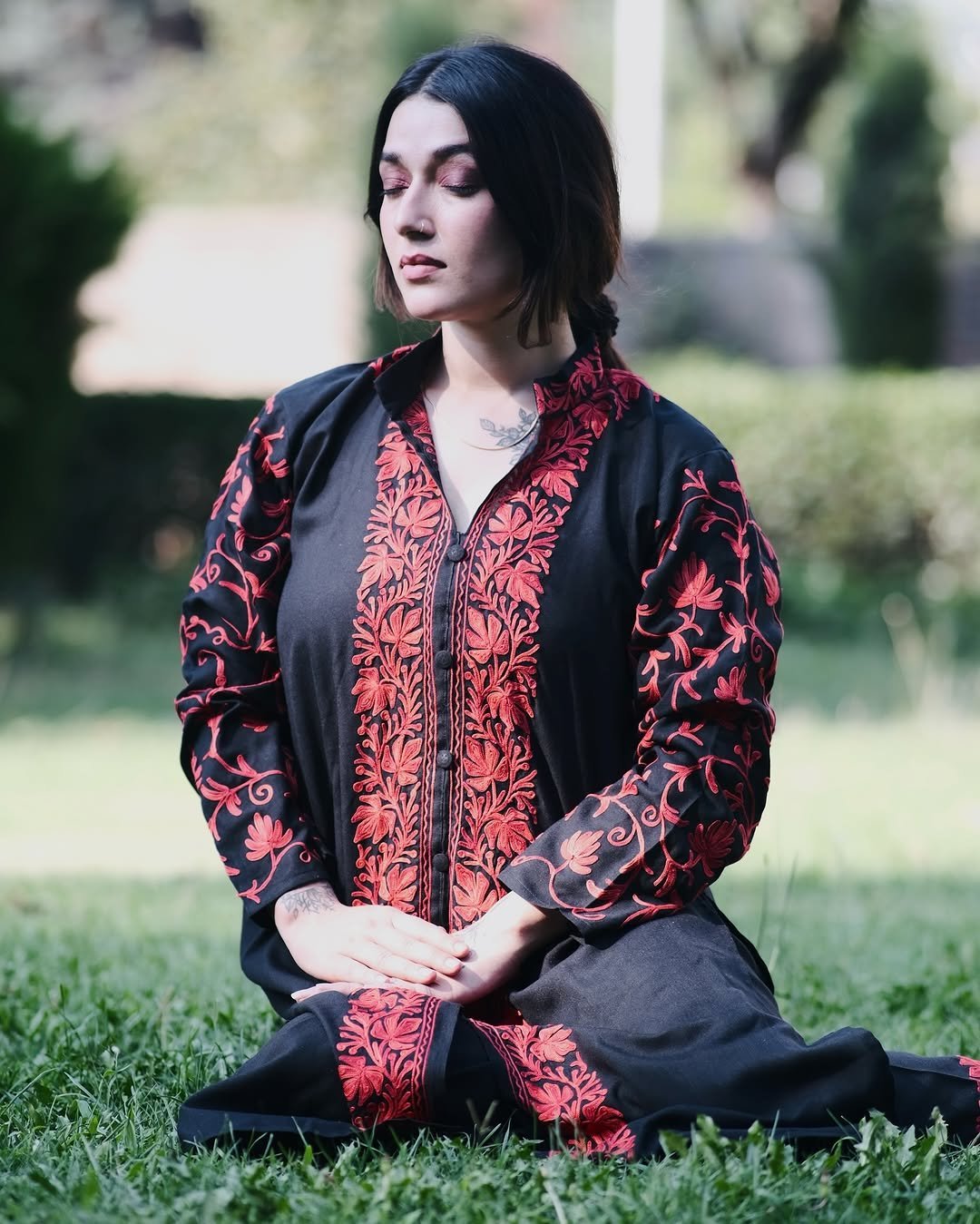 Kashmiri Aari Co-ord Set - Black - Red