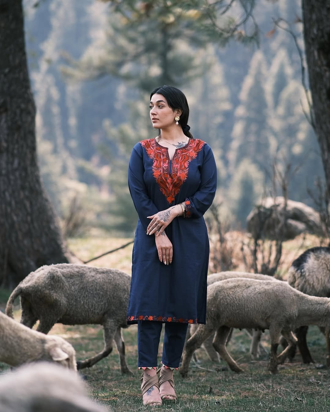 Kashmiri Aari Kurta Set - Blue