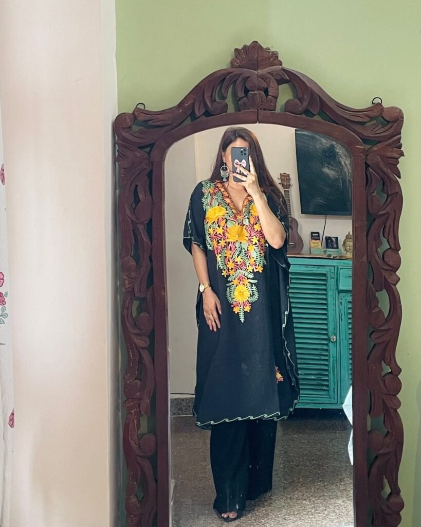 Crushed Cotton Kashmiri Kaftan - Black