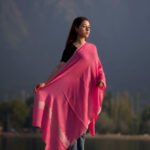 Kashmiri Handwoven Pashmina | Sozni Palladar Stole – Barbie Pink | Luxury Heritage